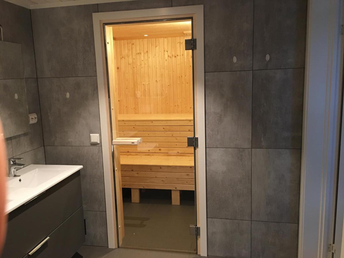 Exclusive Funkis Cabin, Lake View, Rooftop Terrace, Jacuzzi, Sauna, Close To Golf And Alpine ヴラダル エクステリア 写真