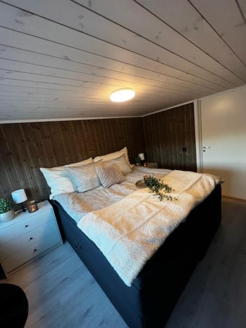 Exclusive Funkis Cabin, Lake View, Rooftop Terrace, Jacuzzi, Sauna, Close To Golf And Alpine ヴラダル エクステリア 写真