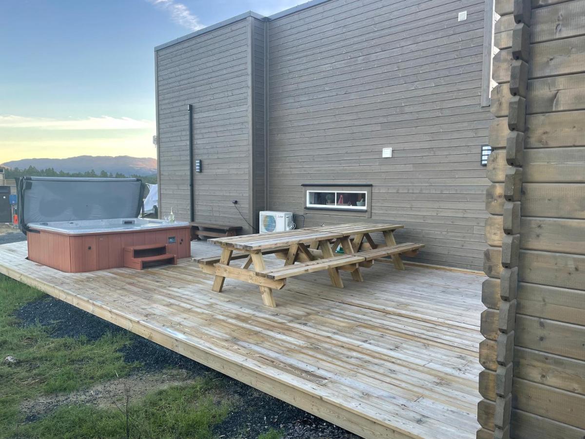 Exclusive Funkis Cabin, Lake View, Rooftop Terrace, Jacuzzi, Sauna, Close To Golf And Alpine ヴラダル エクステリア 写真